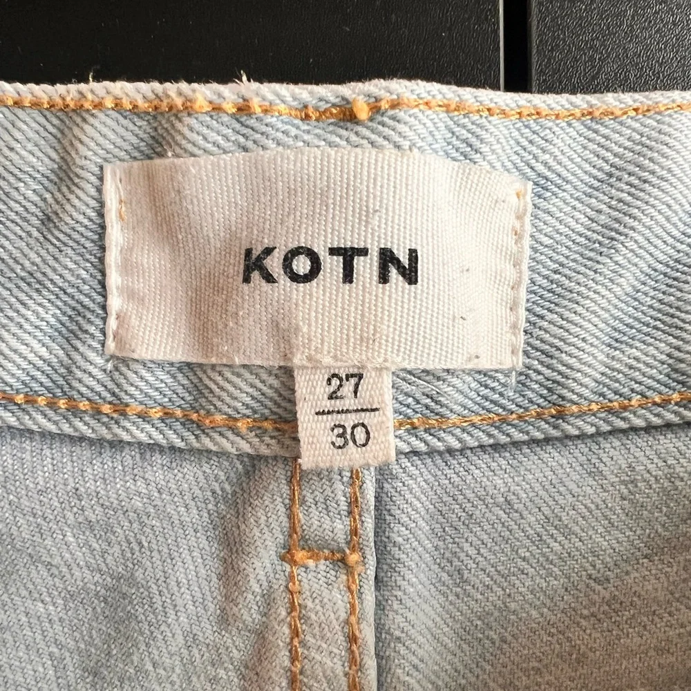KOTN High Rise Light Wash Women's Jeans - Picture 5 of 7